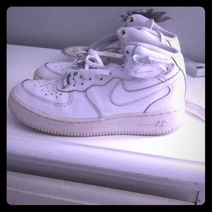 hightop nike airforce 1’s